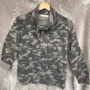 🎉KERSH Camo Shirt Jacket, Size MED, Grey/Black Camo - EVEREVE